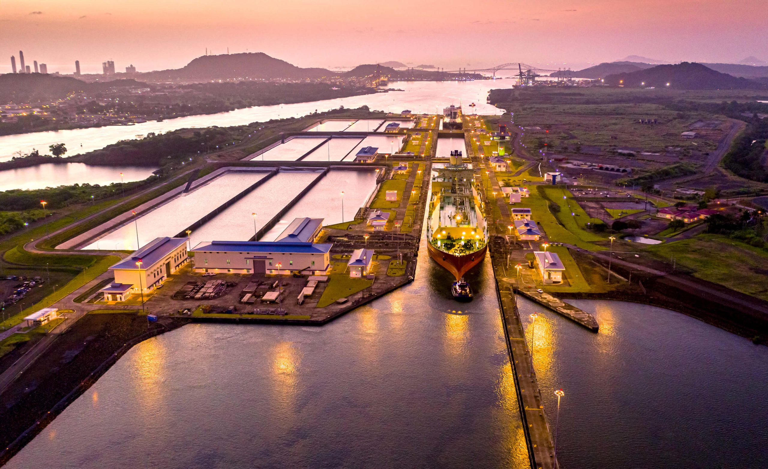 Canal de Panamá: tiempo de espera de barcos se reduce a cinco días